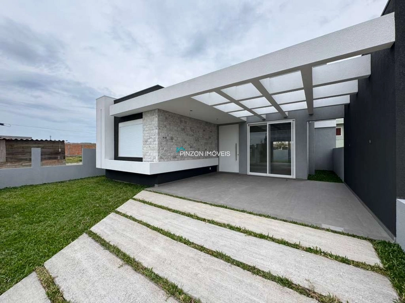 CASA EM CONSTRUÇÃO NA AVENIDA