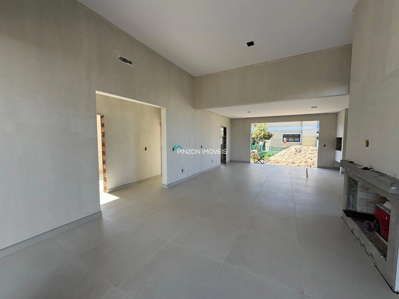 CASA EM CONSTRUÇÃO NA AVENIDA: 4ª foto da galeria de imagens do imóvel