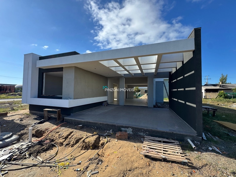 CASA EM CONSTRUÇÃO NA AVENIDA: 1ª foto da galeria de imagens do imóvel