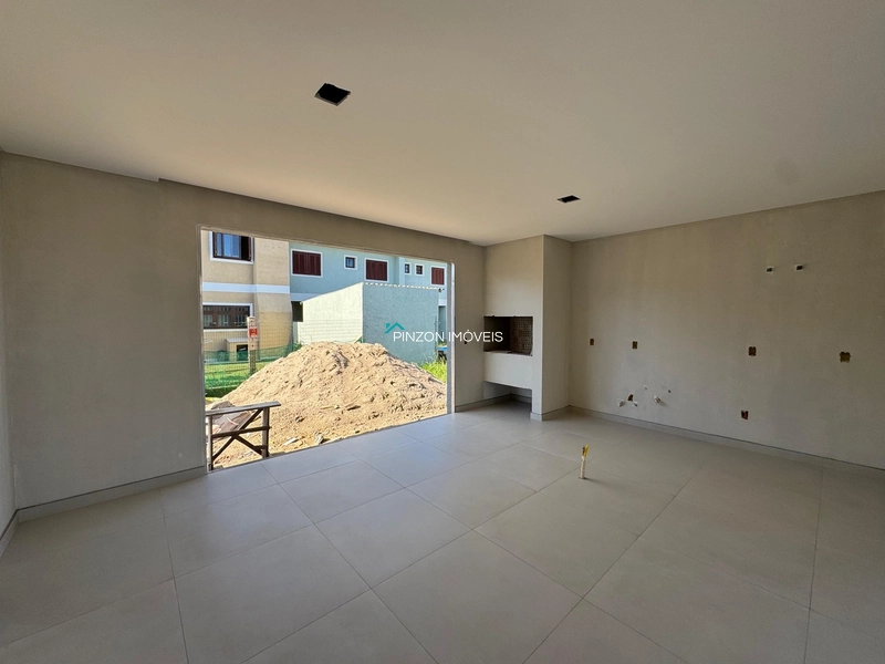 CASA EM CONSTRUÇÃO NA AVENIDA: 6ª foto da galeria de imagens do imóvel