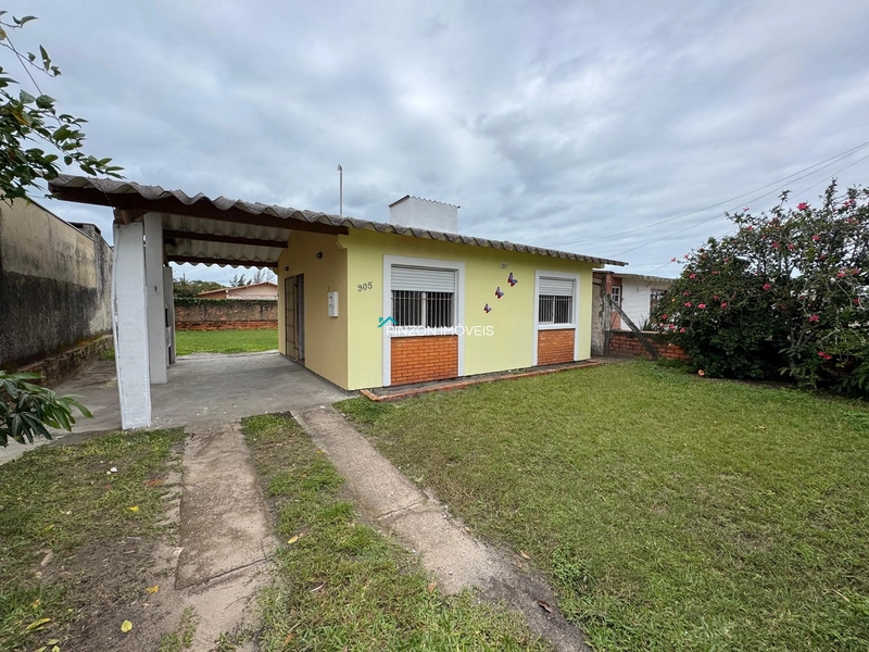 CASA À VENDA EM ATLÂNTIDA SUL: 3ª foto da galeria de imagens do imóvel