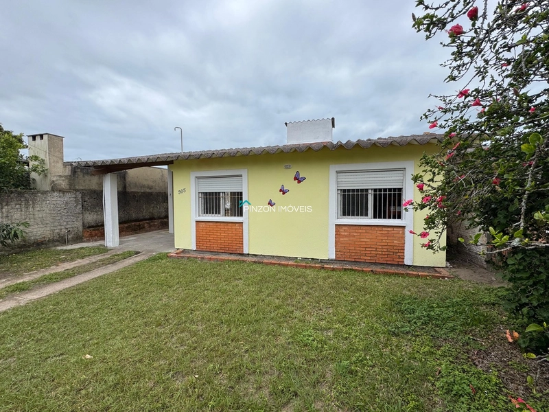 CASA À VENDA EM ATLÂNTIDA SUL: 1ª foto da galeria de imagens do imóvel