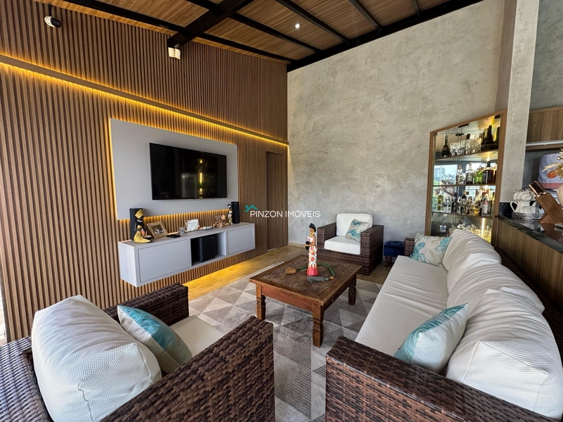 CASA COM DOIS TERRENOS A 150M DA PRAIA: 14ª foto da galeria de imagens do imóvel