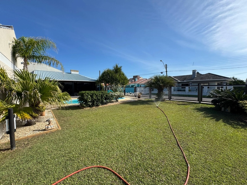 CASA COM DOIS TERRENOS A 150M DA PRAIA: 5ª foto da galeria de imagens do imóvel