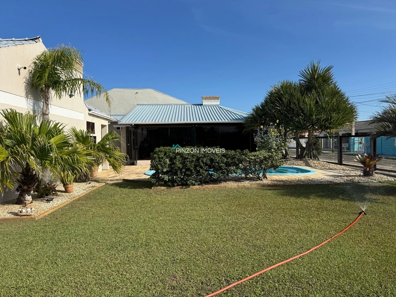 CASA COM DOIS TERRENOS A 150M DA PRAIA: 4ª foto da galeria de imagens do imóvel
