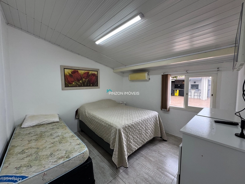 CASA COM PISCINA E DOIS TERRENOS: 23ª foto da galeria de imagens do imóvel
