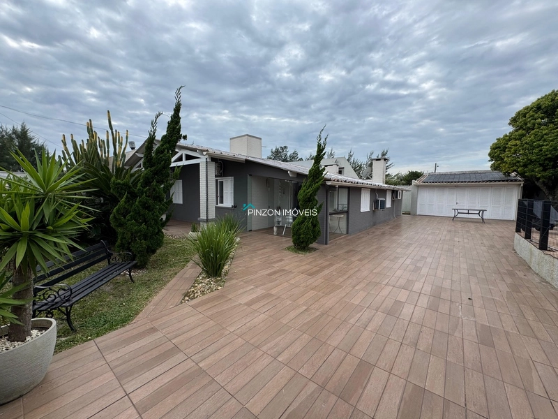 CASA COM PISCINA E DOIS TERRENOS: 3ª foto da galeria de imagens do imóvel