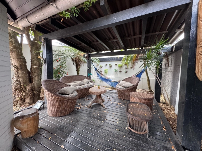 CASA COM PISCINA E DOIS TERRENOS: 13ª foto da galeria de imagens do imóvel