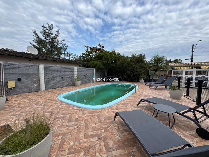 CASA COM PISCINA E DOIS TERRENOS: 7ª foto da galeria de imagens do imóvel