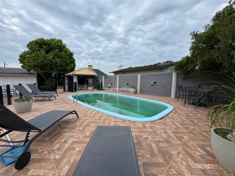 CASA COM PISCINA E DOIS TERRENOS: 6ª foto da galeria de imagens do imóvel
