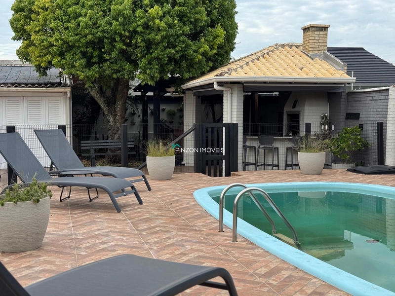 CASA COM PISCINA E DOIS TERRENOS: 5ª foto da galeria de imagens do imóvel