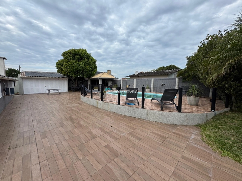 CASA COM PISCINA E DOIS TERRENOS: 9ª foto da galeria de imagens do imóvel