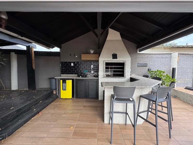 CASA COM PISCINA E DOIS TERRENOS: 11ª foto da galeria de imagens do imóvel