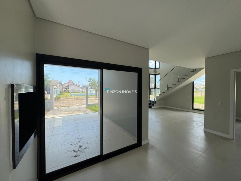 SOBRADO A 200M DA PRAIA: 9ª foto da galeria de imagens do imóvel