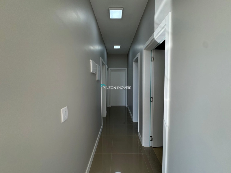 Casa nova em avenida próxima ao centro.: 12ª foto da galeria de imagens do imóvel