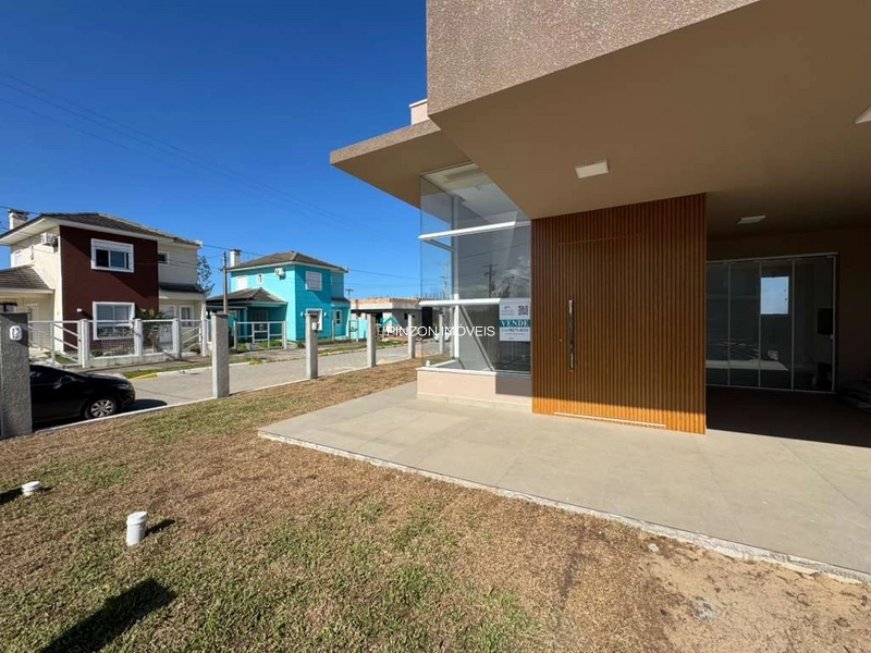 Casa nova em avenida próxima ao centro.: 2ª foto da galeria de imagens do imóvel