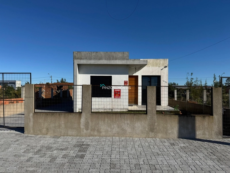 Casa em Atlântida Sul: 1ª foto da galeria de imagens do imóvel