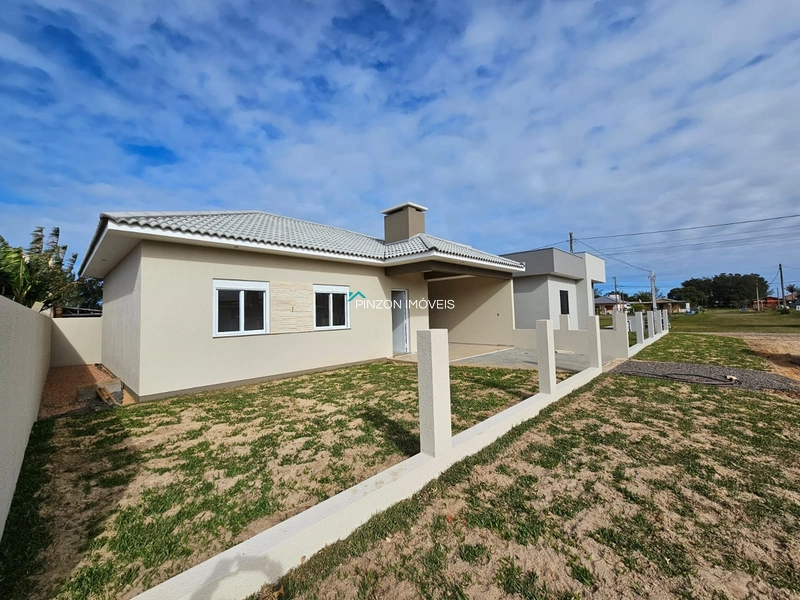 CASA COM 03 DORMITÓRIOS A 400 METROS DO MAR EM ARROIO DO SAL!: 1ª foto da galeria de imagens do imóvel