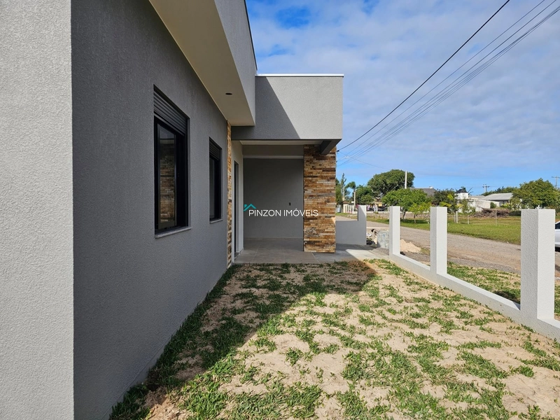 CASA DE ESQUINA EM ARROIO DO SAL A 400 METROS DO MAR!: 3ª foto da galeria de imagens do imóvel