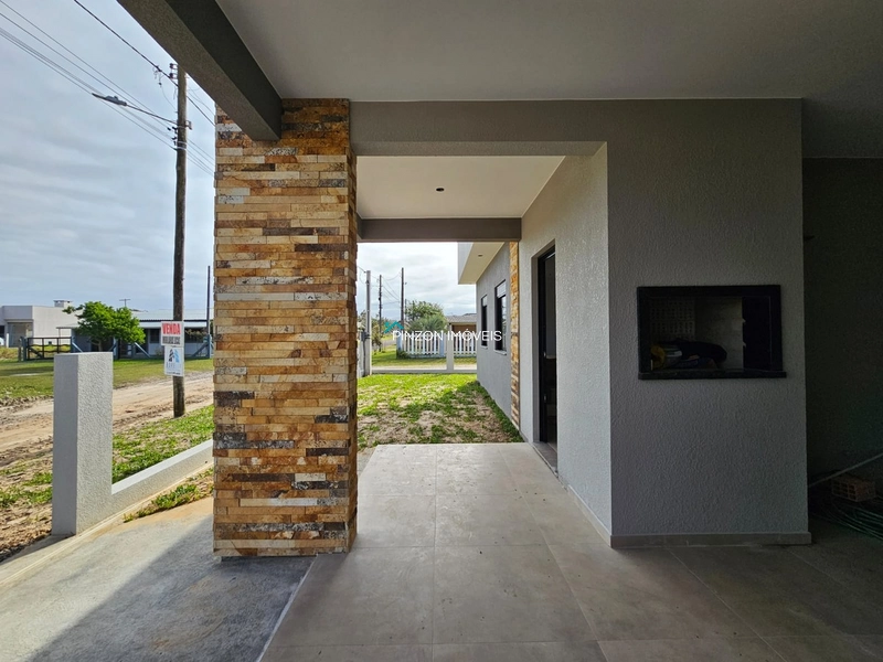CASA DE ESQUINA EM ARROIO DO SAL A 400 METROS DO MAR!: 5ª foto da galeria de imagens do imóvel