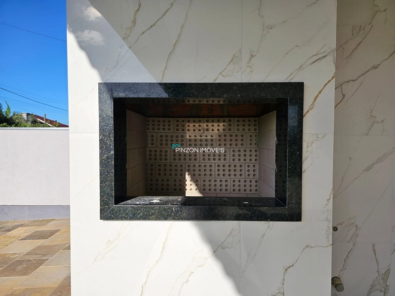 CASA DE ESQUINA COM 3 DORMITÓRIOS A 300M DO MAR EM ARROIO DO SAL: 7ª foto da galeria de imagens do imóvel