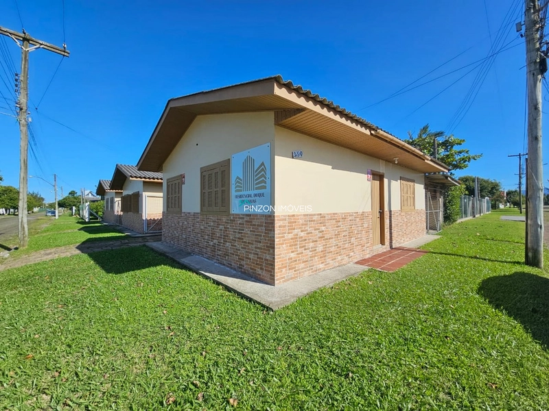 CASA EM AREIAS BRANCAS 350 METROS DO MAR: 1ª foto da galeria de imagens do imóvel
