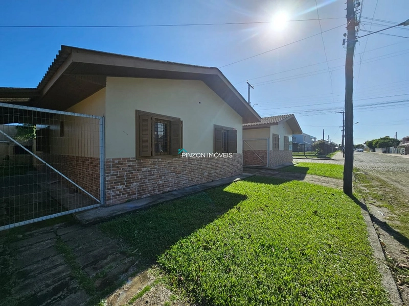 CASA EM AREIAS BRANCAS 350 METROS DO MAR: 3ª foto da galeria de imagens do imóvel