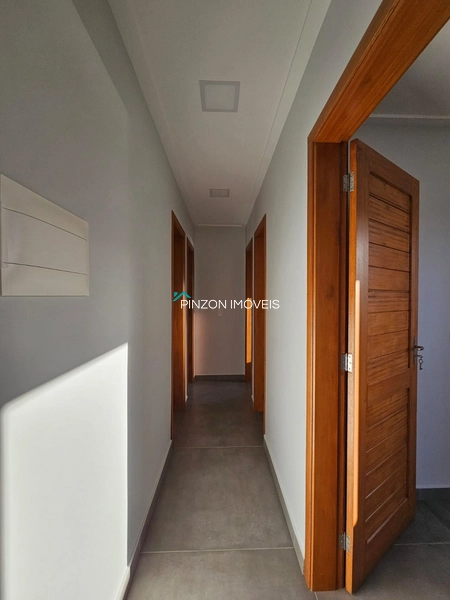 CASA COM PISCINA PRÓXIMA AO CENTRO: 11ª foto da galeria de imagens do imóvel