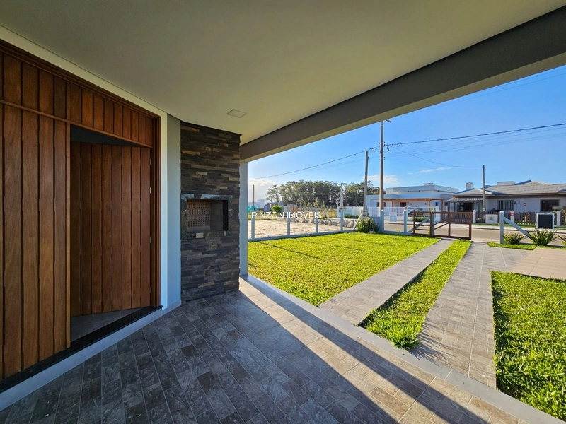 CASA COM PISCINA PRÓXIMA AO CENTRO: 3ª foto da galeria de imagens do imóvel