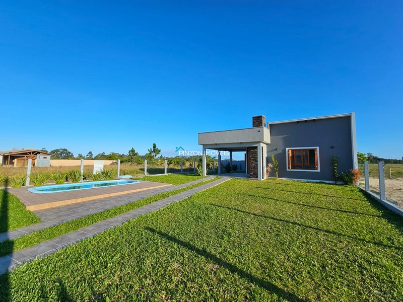 CASA COM PISCINA PRÓXIMA AO CENTRO: 2ª foto da galeria de imagens do imóvel