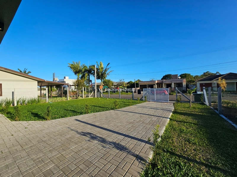 CASA PRÓXIMA AO CENTRO EM ARROIO DO SAL: 5ª foto da galeria de imagens do imóvel