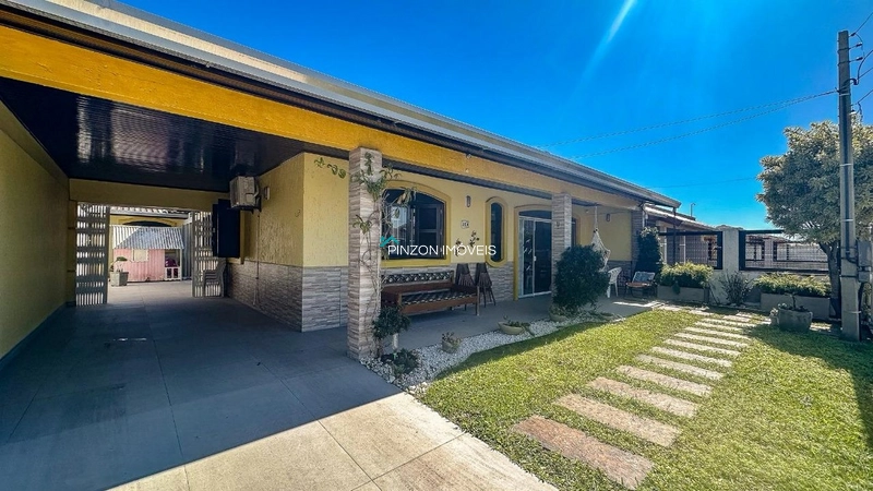 CASA PRÓXIMA À PRAIA: 1ª foto da galeria de imagens do imóvel