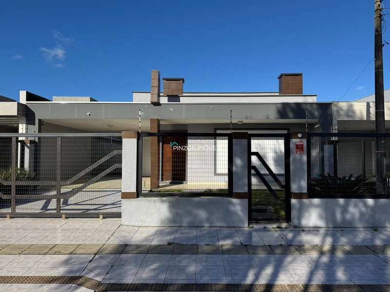 CASA A 150 METROS DA PRAIA: 3ª foto da galeria de imagens do imóvel