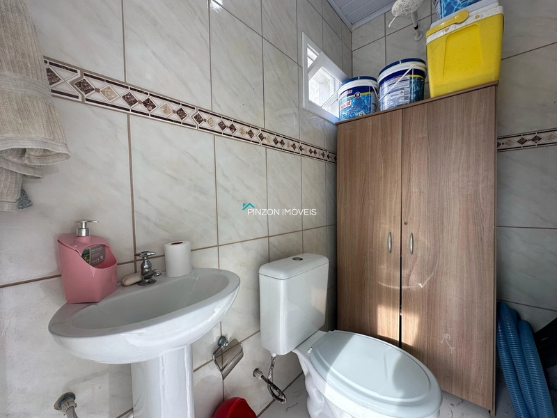 CASA COM PISCINA: 16ª foto da galeria de imagens do imóvel
