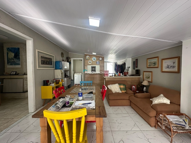 CASA COM PISCINA: 4ª foto da galeria de imagens do imóvel
