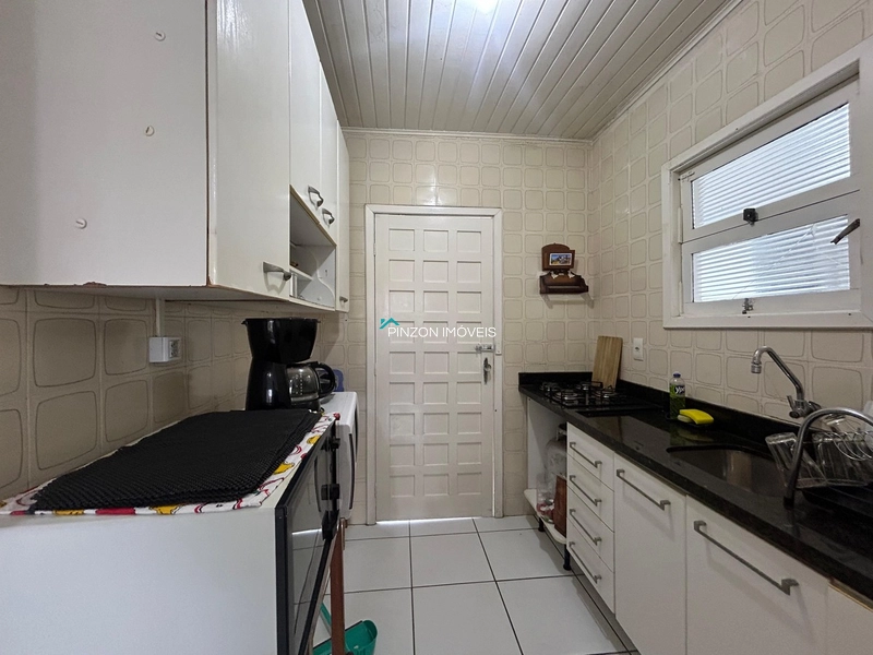 CASA NA AVENIDA: 5ª foto da galeria de imagens do imóvel