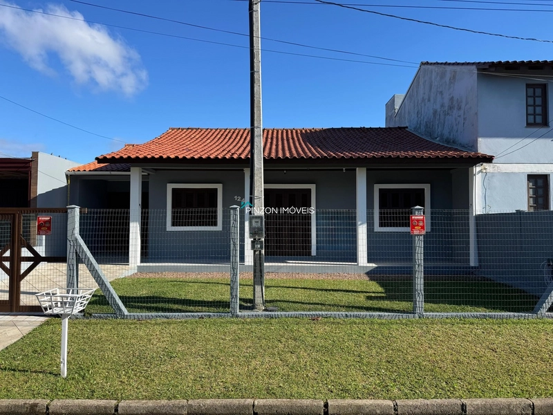 CASA A 350 METROS DA PRAIA: 1ª foto da galeria de imagens do imóvel