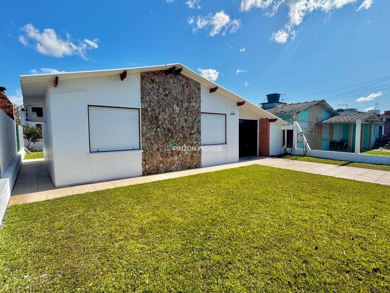CASA À VENDA EM ATLÂNTIDA SUL: 1ª foto da galeria de imagens do imóvel