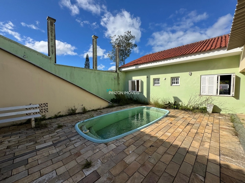 CASA COM PISCINA EM ATLÂNTIDA SUL: 2ª foto da galeria de imagens do imóvel
