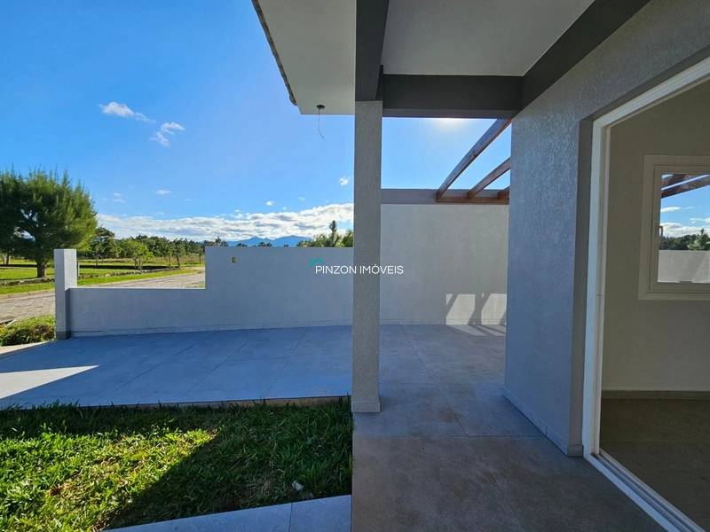 CASA NOVA NO BALNEÁRIO CAMBOIM EM ARROIO DO SAL: 6ª foto da galeria de imagens do imóvel
