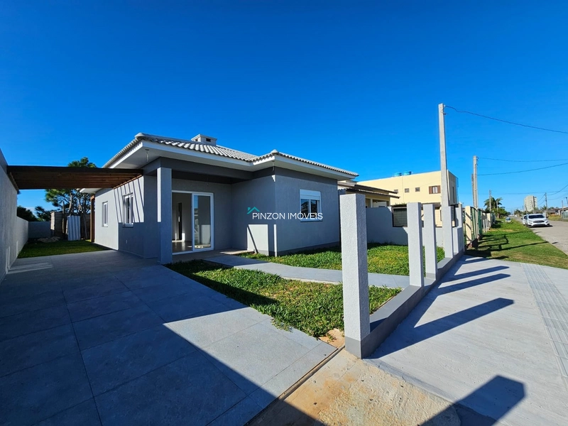 CASA NOVA NO BALNEÁRIO CAMBOIM EM ARROIO DO SAL: 2ª foto da galeria de imagens do imóvel