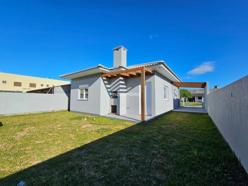 CASA NOVA NO BALNEÁRIO CAMBOIM EM ARROIO DO SAL: 8ª foto da galeria de imagens do imóvel