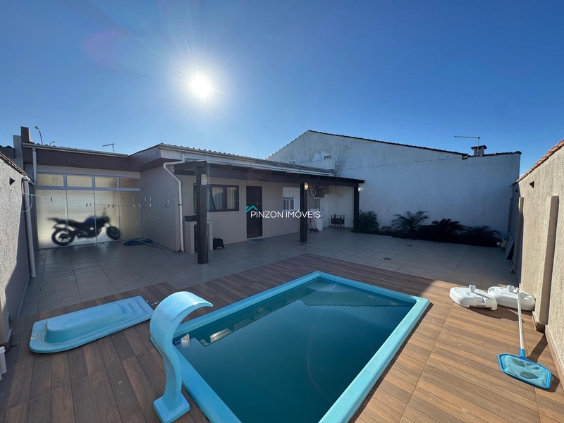 CASA COM PISCINA EM ATLÂNTIDA SUL: 8ª foto da galeria de imagens do imóvel