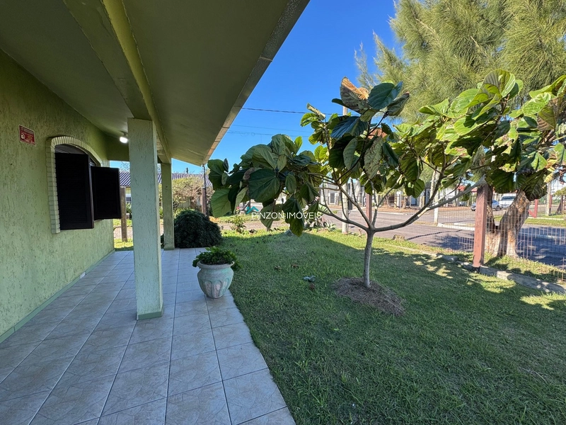 CASA NA AVENIDA: 3ª foto da galeria de imagens do imóvel