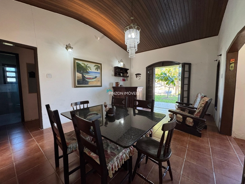 CASA NA AVENIDA: 7ª foto da galeria de imagens do imóvel