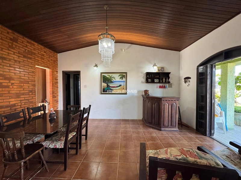 CASA NA AVENIDA: 8ª foto da galeria de imagens do imóvel