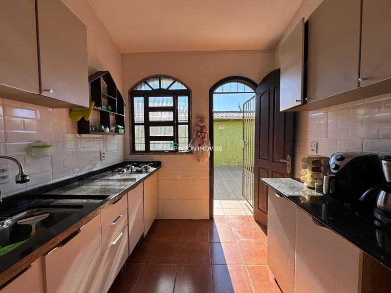 CASA NA AVENIDA: 13ª foto da galeria de imagens do imóvel
