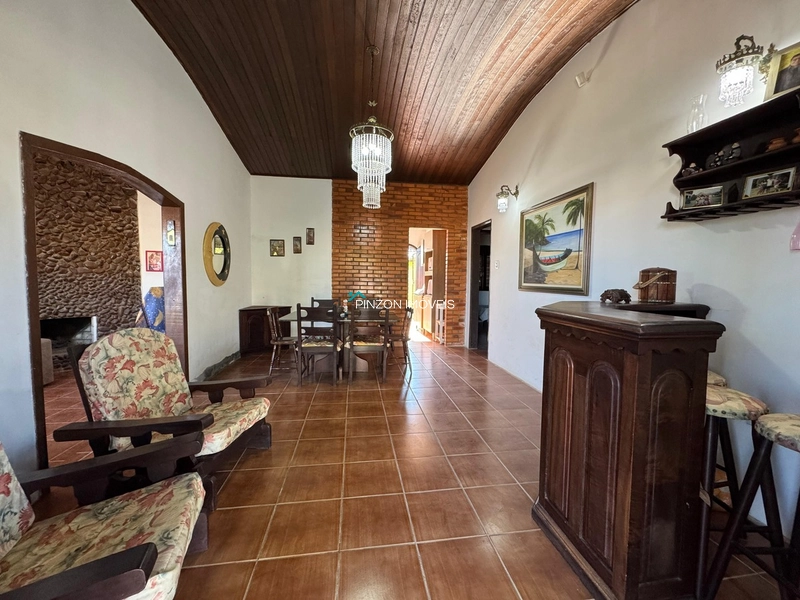 CASA NA AVENIDA: 5ª foto da galeria de imagens do imóvel