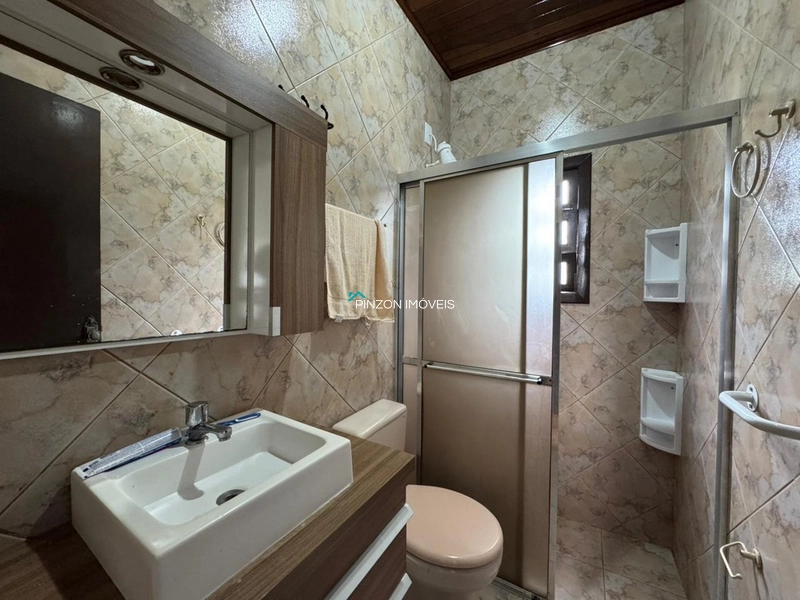 Casa a 300 metros da praia: 5ª foto da galeria de imagens do imóvel