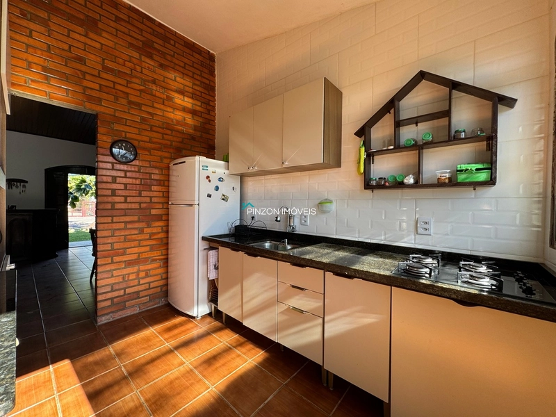 CASA NA AVENIDA: 15ª foto da galeria de imagens do imóvel